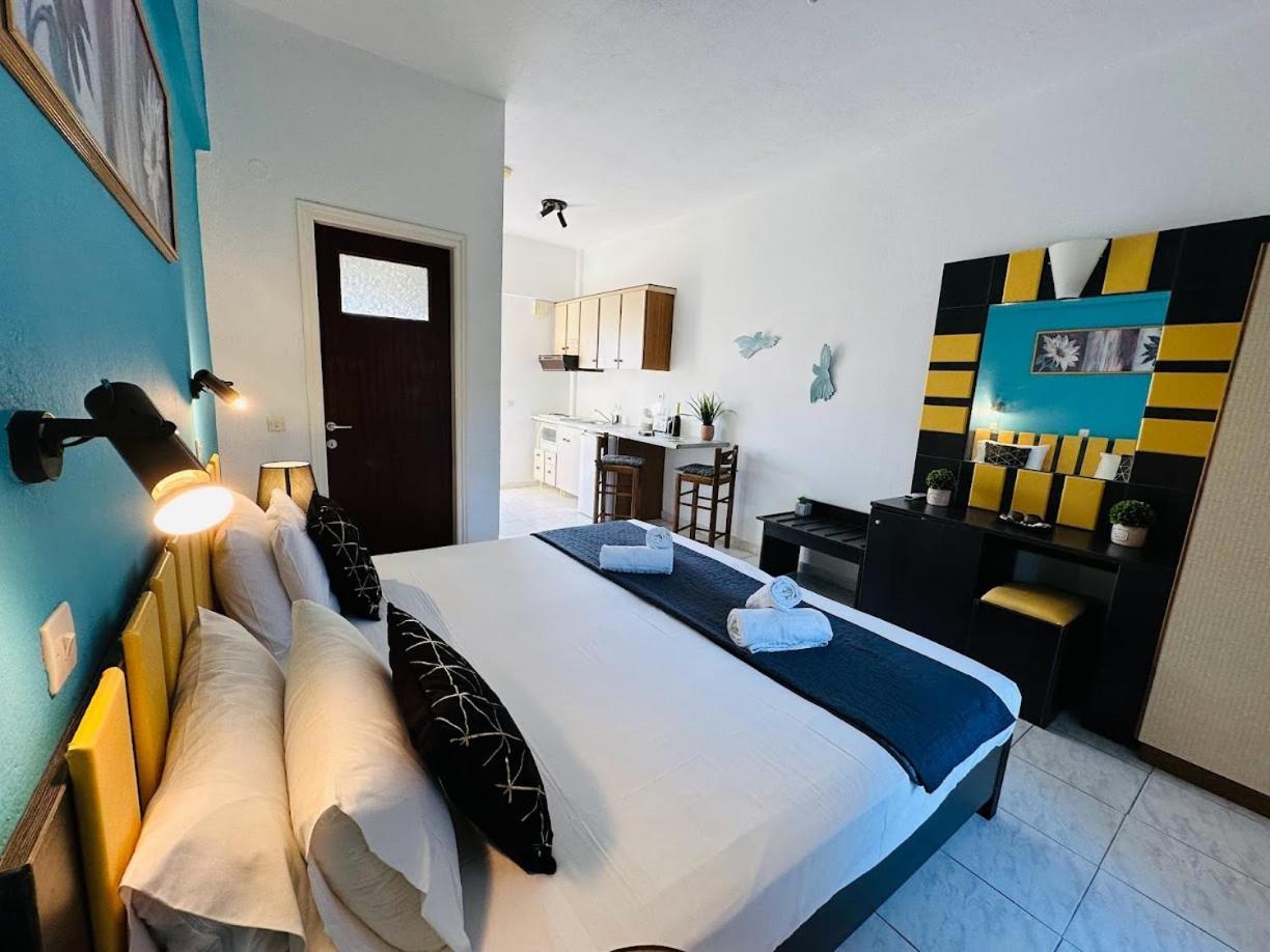 Marina Studios Sidari  Luaran gambar