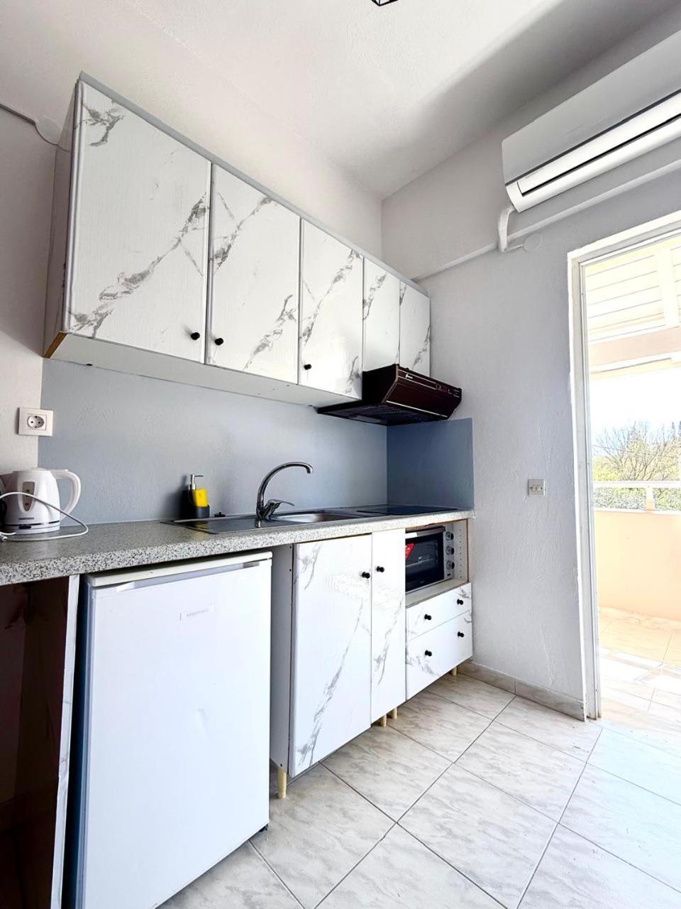 Marina Studios Sidari  Luaran gambar