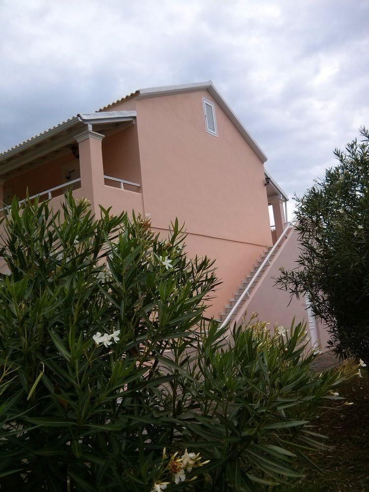 Marina Studios Sidari  Luaran gambar